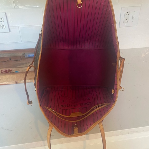 💎GET TWO💎Louis Vuitton Neverfull GM & Clutch - Picture 5 of 17